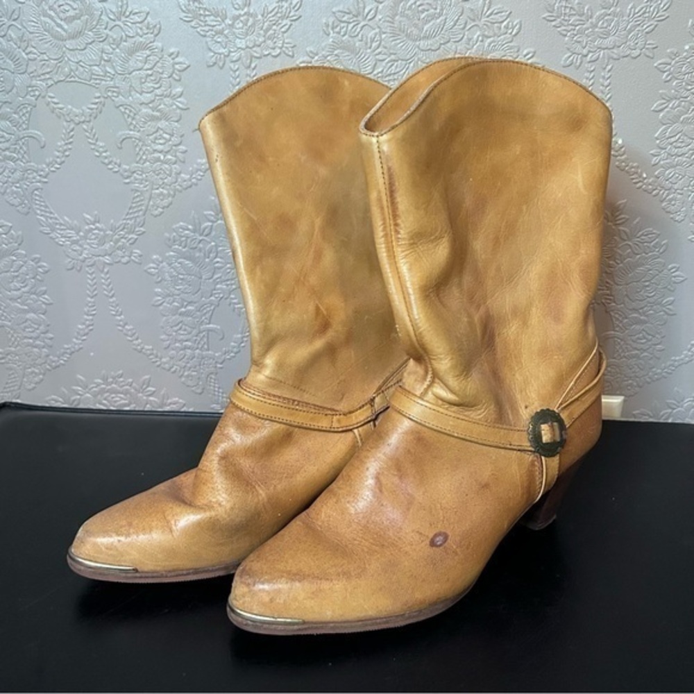 Vintage boots 8.5 good condition 2.5” heel